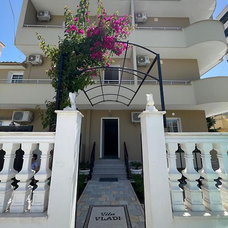 Vila Vladi Durrës 외부 사진