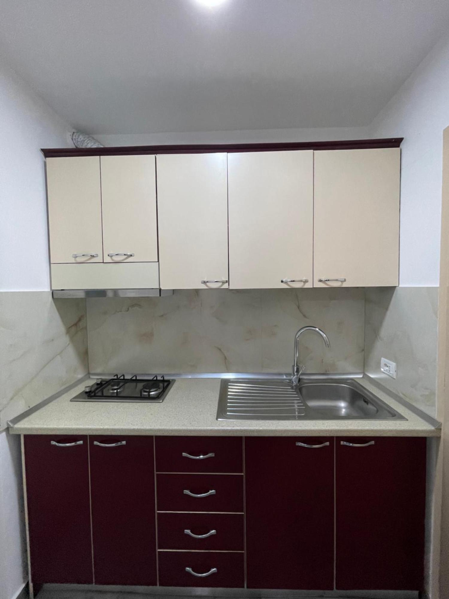 Vila Vladi Durrës 외부 사진