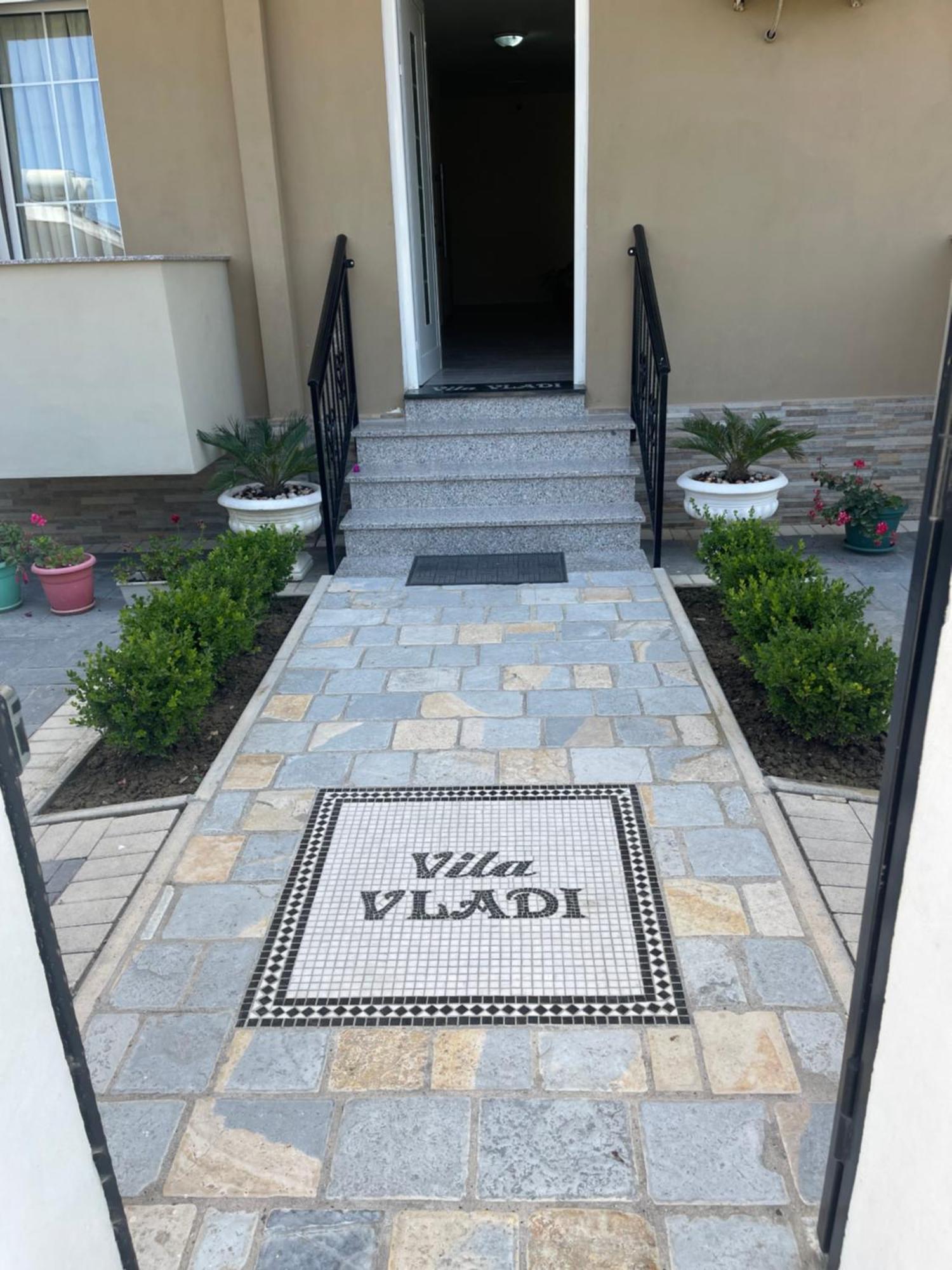 Vila Vladi Durrës 외부 사진